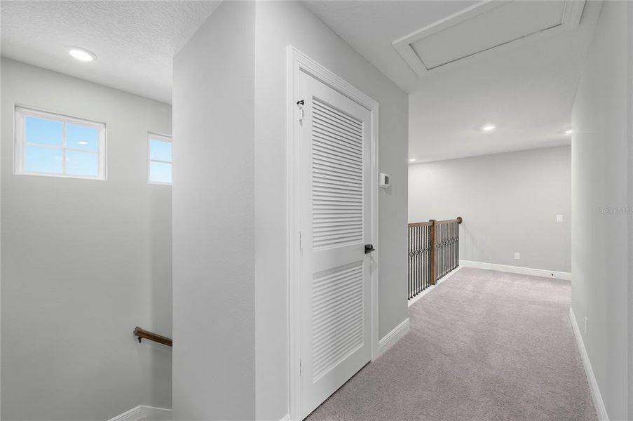 Spacious, unfurnished interior of a new home in Gum Lake Preserve, Lake Alfred (Image 24).