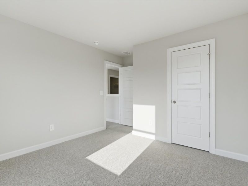 Spacious, unfurnished interior of a new home in Shiloh Valley, Piedmont (Image 19).