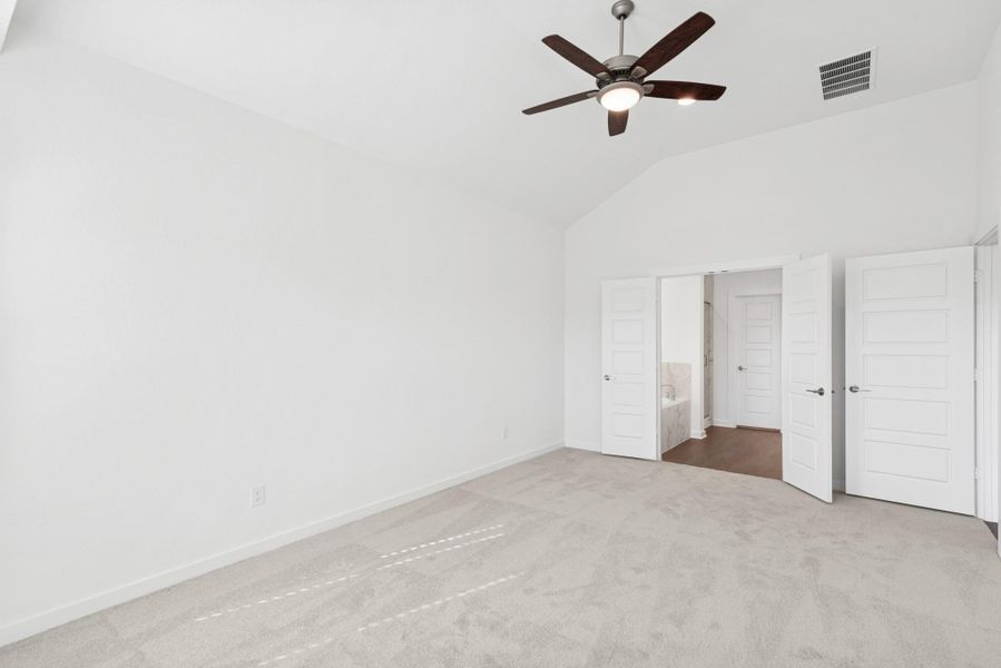 Spacious, unfurnished interior of a new home in Summerview, Fulshear (Image 29).