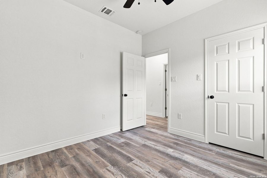 Spacious, unfurnished interior of a new home in , San Antonio (Image 13).