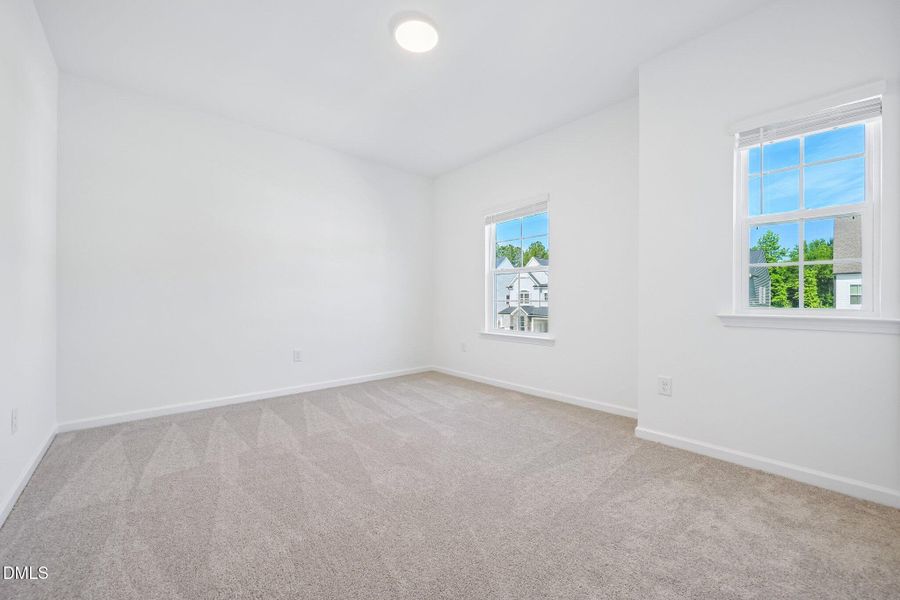 39-web-or-mls-Fetching Pl-S2905-039