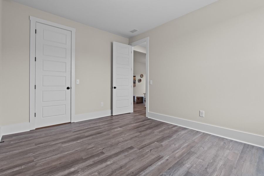 Spacious, unfurnished interior of a new home in , Ravenel (Image 26).