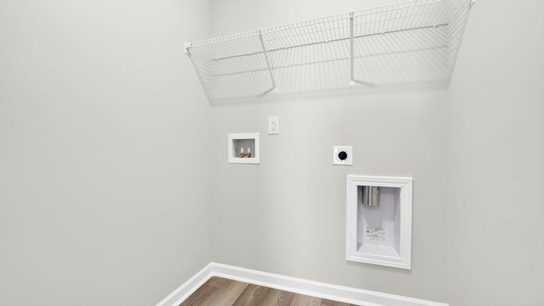 Spacious, unfurnished interior of a new home in Bentley Park, Greenwood (Image 34).