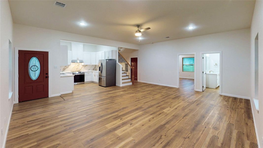 Spacious, unfurnished interior of a new home in , Cleveland (Image 11).