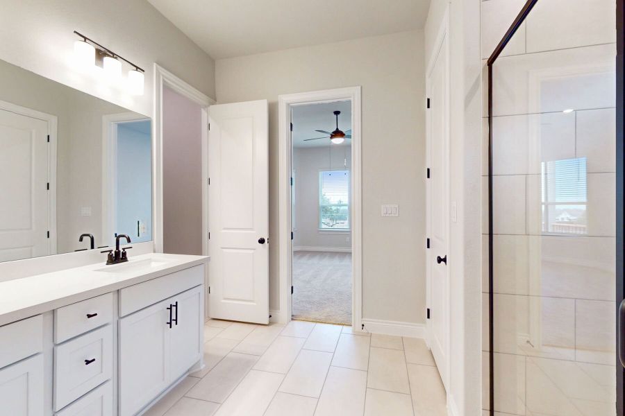 Owner's Bathroom Owner's Bathroom