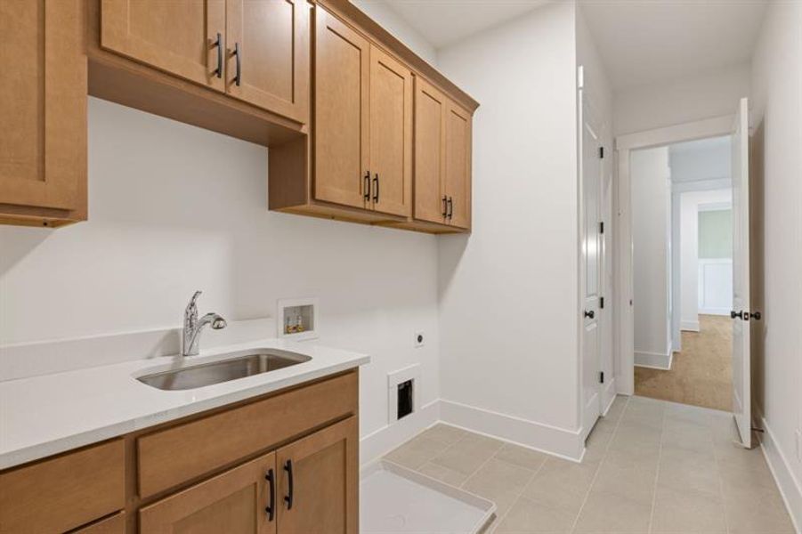 Furnished interior view inside a new home in White Post on Lake Lanier, Gainesville (Image 13).