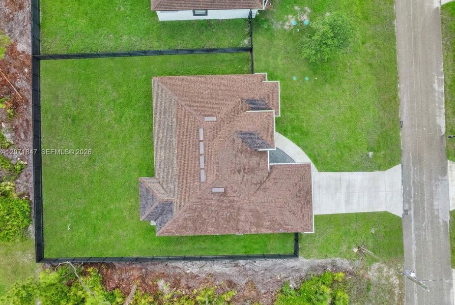 Exterior details and patio area of a home in , Lehigh Acres (Image 23).
