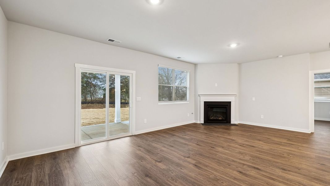 Spacious, unfurnished interior of a new home in Reserve at Hickory Ridge, Columbia (Image 35).