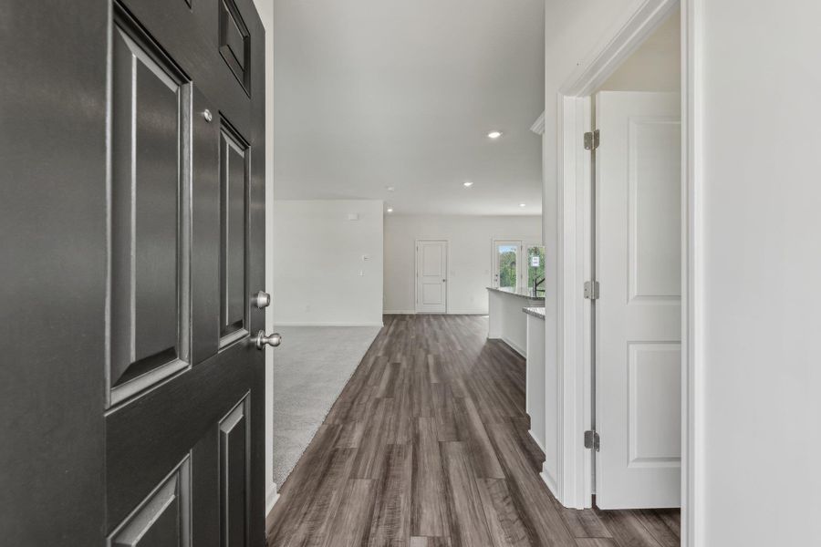 Spacious, unfurnished interior of a new home in Castlewood South, Taylor (Image 6).