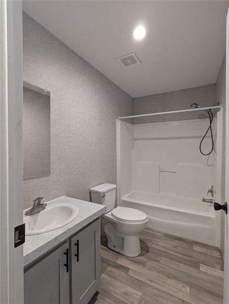 Furnished interior view inside a new home in , Lake Wales (Image 8).