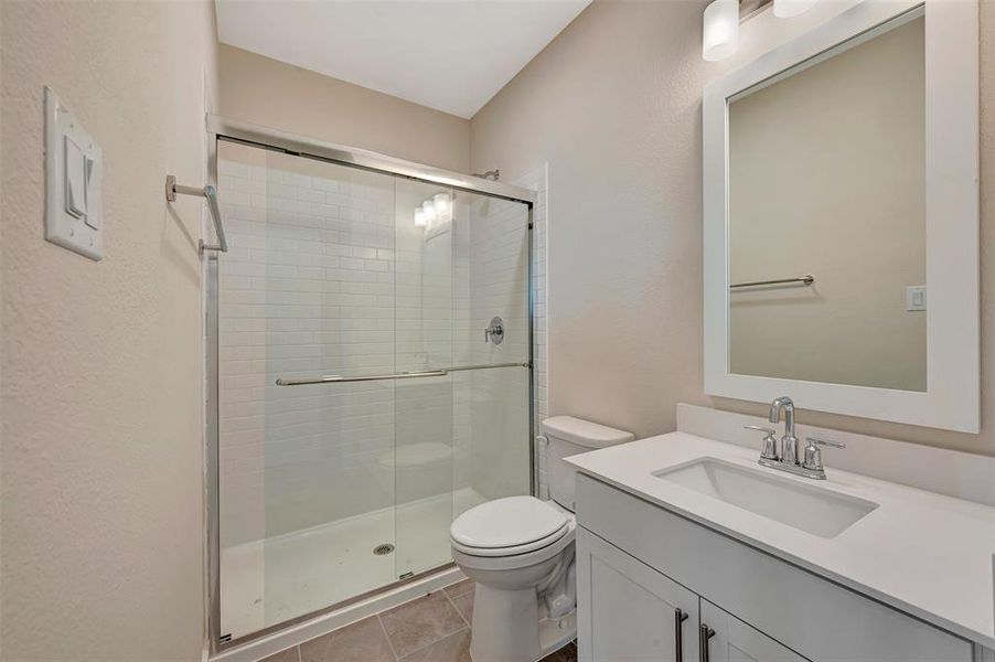 Furnished interior view inside a new home in Timberbrook, Justin (Image 12).
