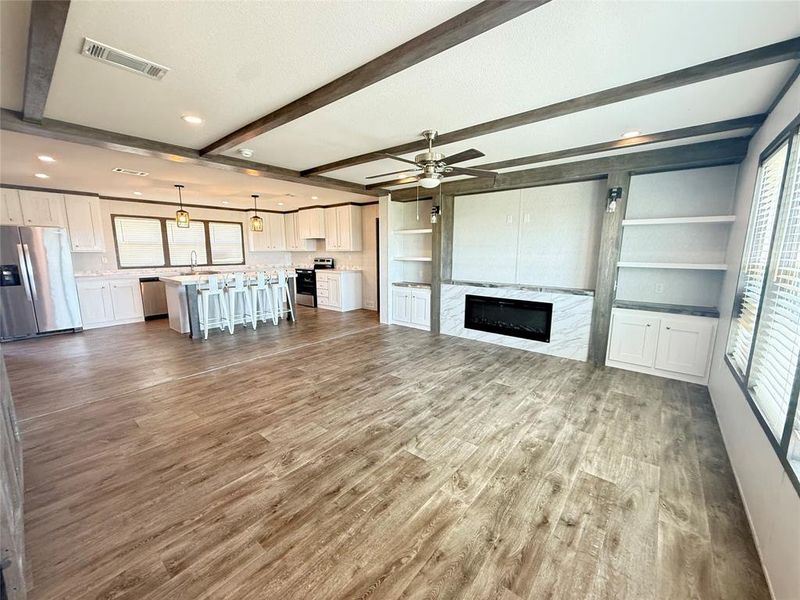 Spacious, unfurnished interior of a new home in , Paris (Image 15).