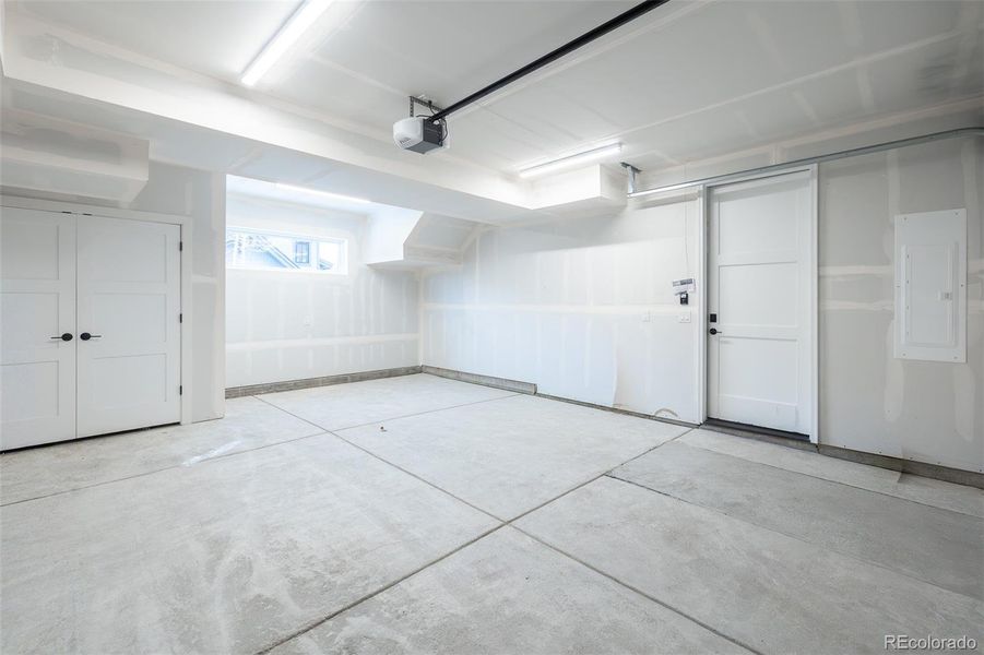 Spacious, unfurnished interior of a new home in , Winter Park (Image 36).