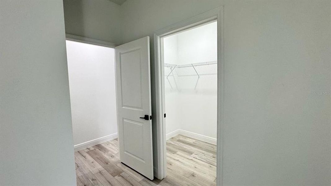 Spacious, unfurnished interior of a new home in , Citrus Springs (Image 24).