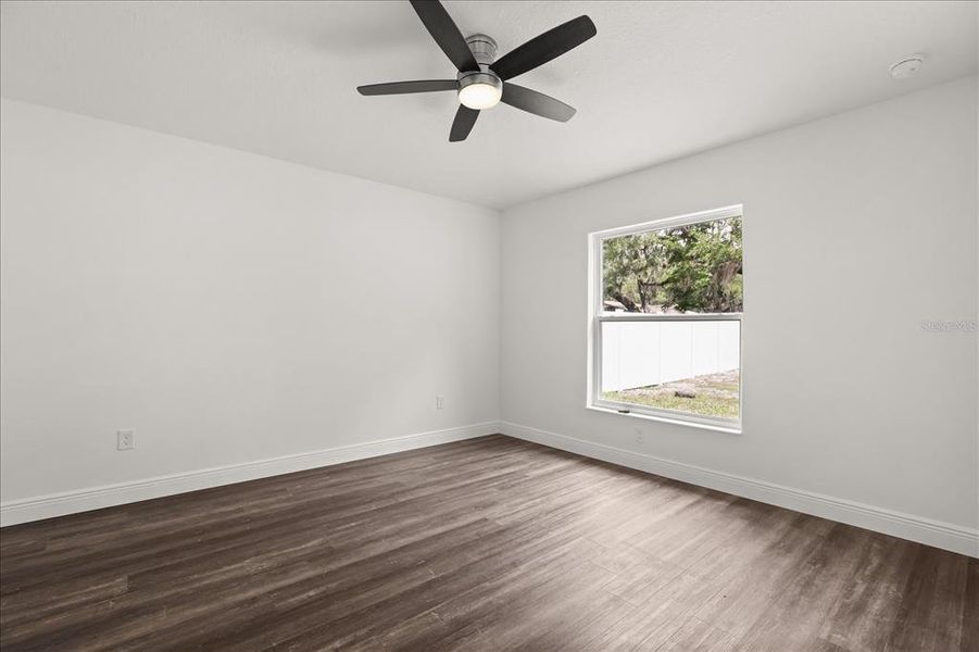 Spacious, unfurnished interior of a new home in , Leesburg (Image 14).