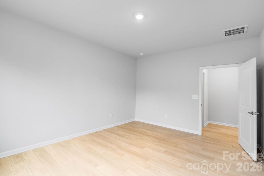 Spacious, unfurnished interior of a new home in Roselyn, Lancaster (Image 12).