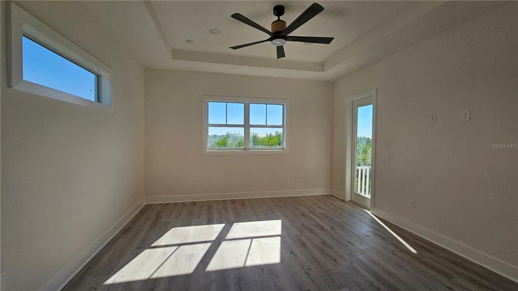 Spacious, unfurnished interior of a new home in , Englewood (Image 21).