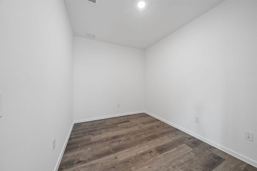 Flex Room/ Office Flex Room/ Office