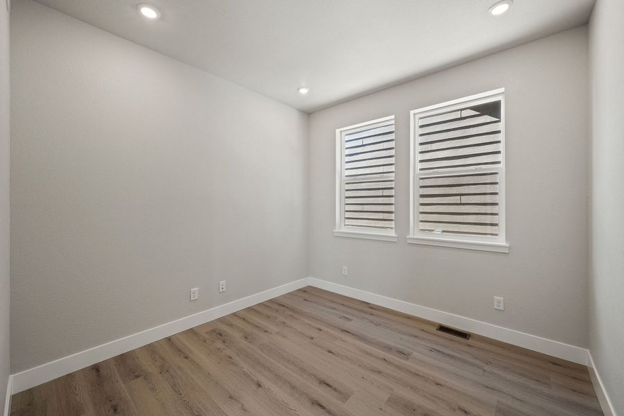 Spacious, unfurnished interior of a new home in Trumark Homes at Sterling Ranch, Littleton (Image 23).