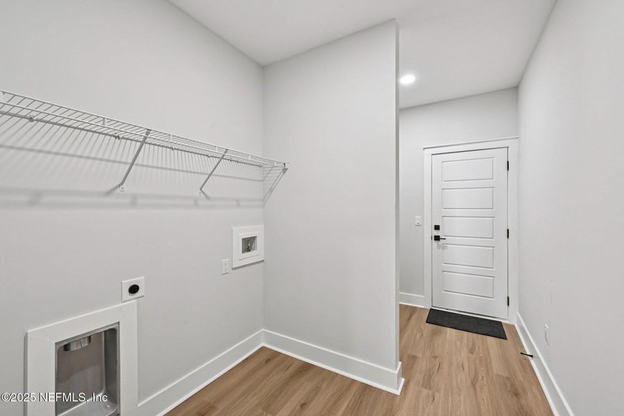 Spacious, unfurnished interior of a new home in , Fernandina Beach (Image 33).