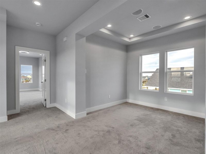 Spacious, unfurnished interior of a new home in , Galveston (Image 21).