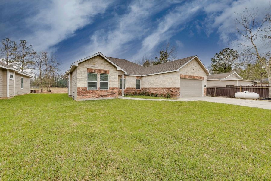 Situated on a 14,000+ sq. ft. lot, this home offers expansive outdoor space for privacy and potential. Situated on a 14,000+ sq. ft. lot, this home offers expansive outdoor space for privacy and potential.