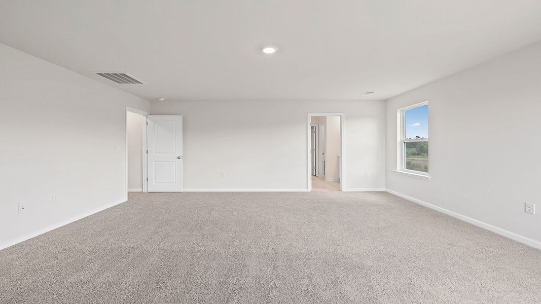 Spacious, unfurnished interior of a new home in Waverly Station, Greenwood (Image 26).