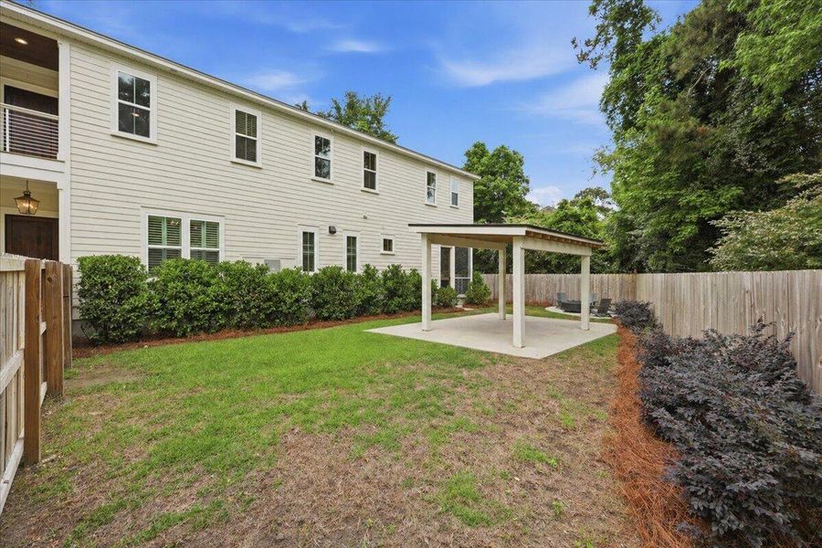 Exterior details and patio area of a home in , Charleston (Image 25).