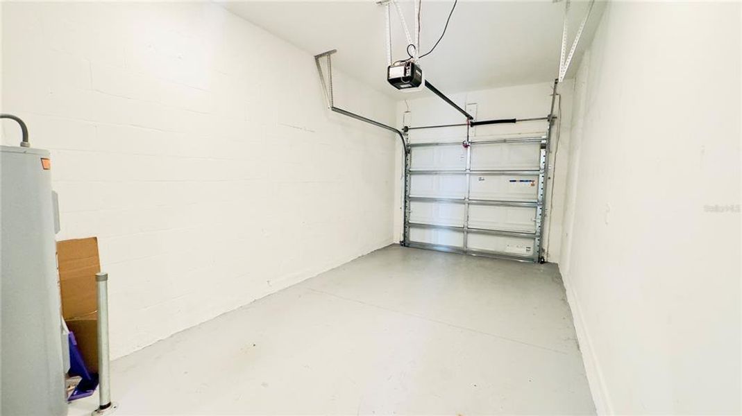 Spacious, unfurnished interior of a new home in , Davenport (Image 21).