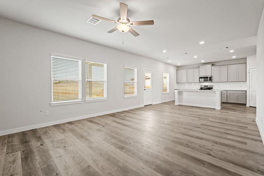 Spacious, unfurnished interior of a new home in Reveille Estates, Bryan (Image 16).
