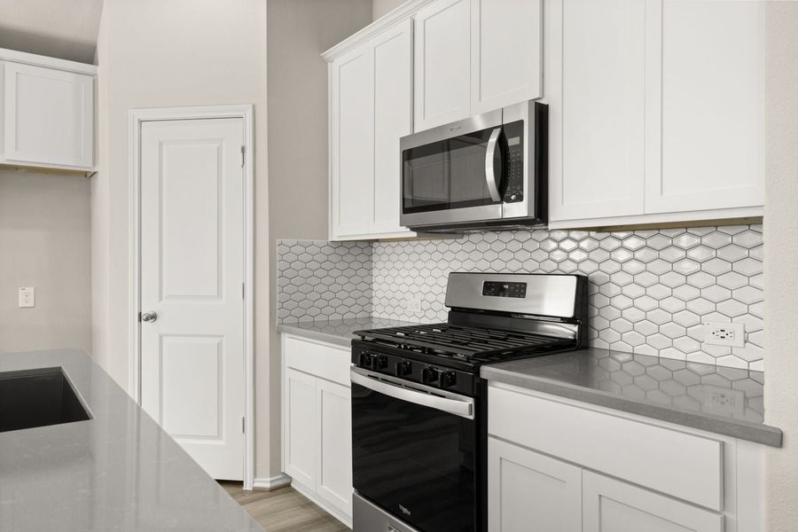 4br New Home in Magnolia, TX.  - Slide 7