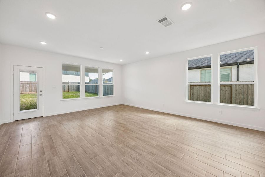Spacious, unfurnished interior of a new home in Montgomery Bend, Montgomery (Image 20). Spacious, unfurnished interior of a new home in Montgomery Bend, Montgomery (Image 20).