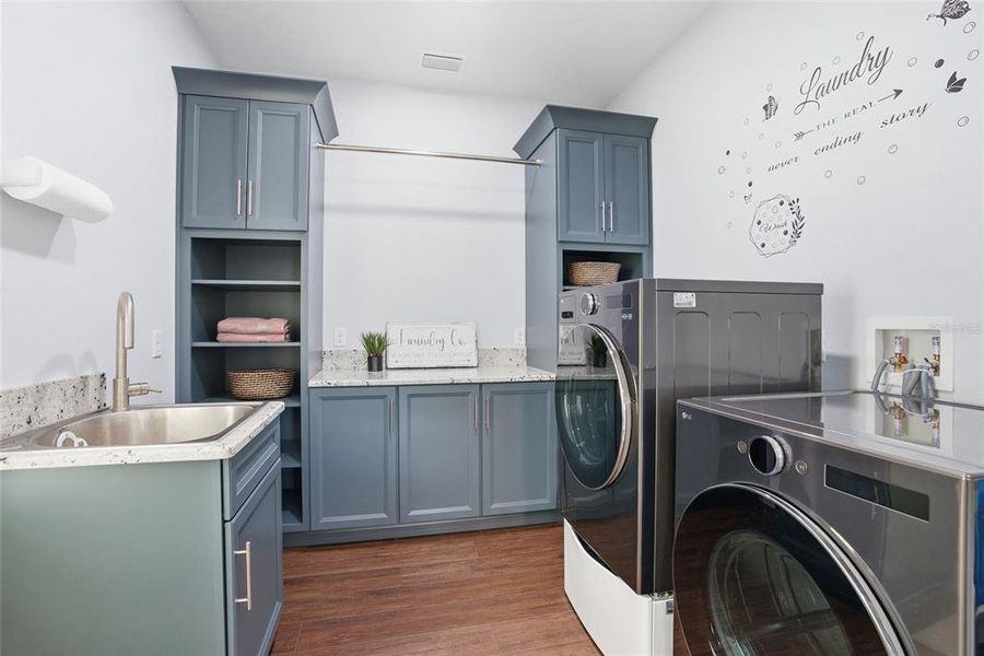 Furnished interior view inside a new home in , Spring Hill (Image 28).