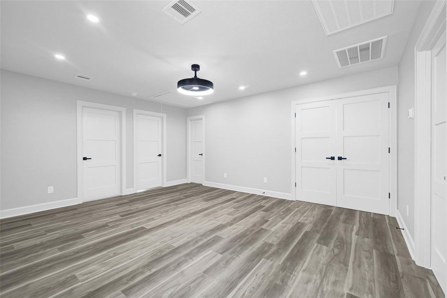 Spacious, unfurnished interior of a new home in , Houston (Image 15).
