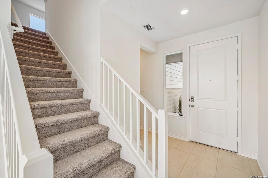 Spacious, unfurnished interior of a new home in Woodside Farms, Seguin (Image 24).