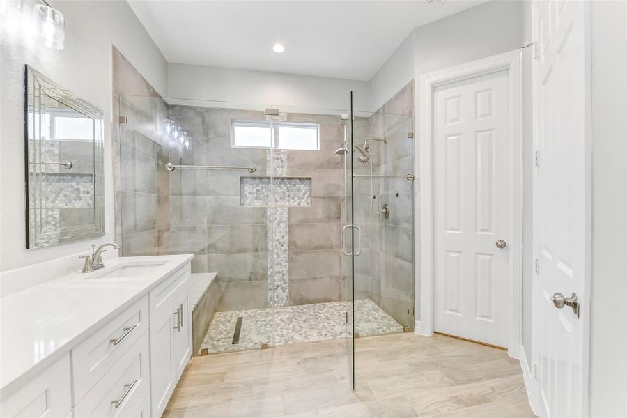 Furnished interior view inside a new home in , La Marque (Image 9).