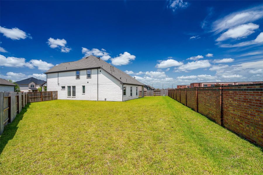 This spacious backyard has plenty of space to build your custom pool/spa or even a basketball court, batting cage and more! This spacious backyard has plenty of space to build your custom pool/spa or even a basketball court, batting cage and more!