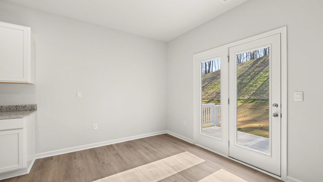 Spacious, unfurnished interior of a new home in Oconee Overlook, Gainesville (Image 15).
