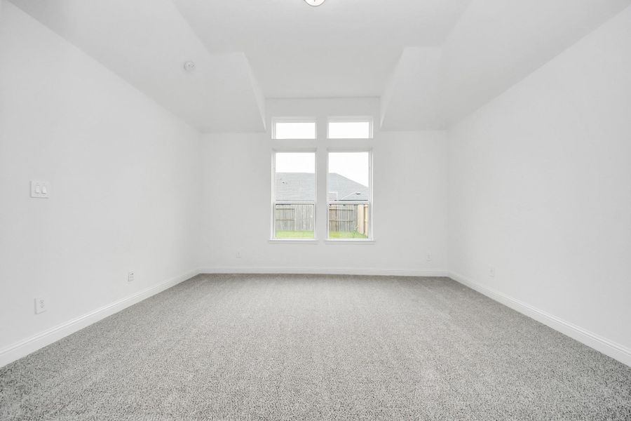 Spacious, unfurnished interior of a new home in , Missouri City (Image 27).