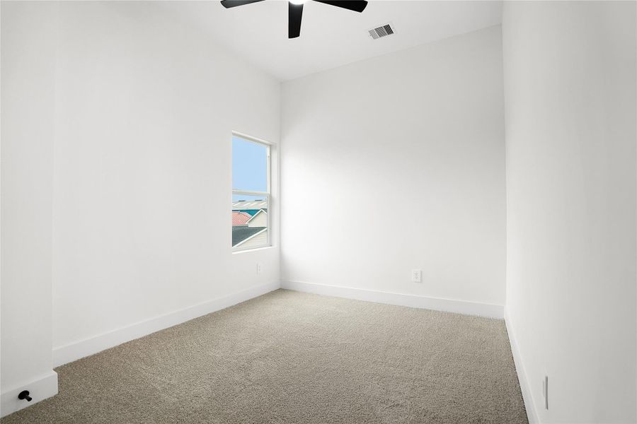 Spacious, unfurnished interior of a new home in , Houston (Image 46).