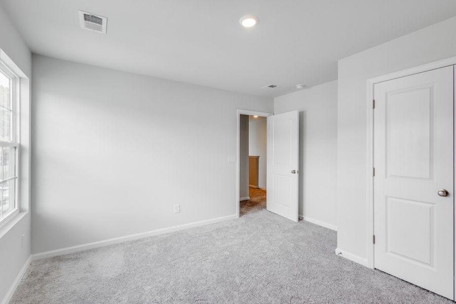 Spacious, unfurnished interior of a new home in Bluefield, Lexington (Image 31). Spacious, unfurnished interior of a new home in Bluefield, Lexington (Image 31).