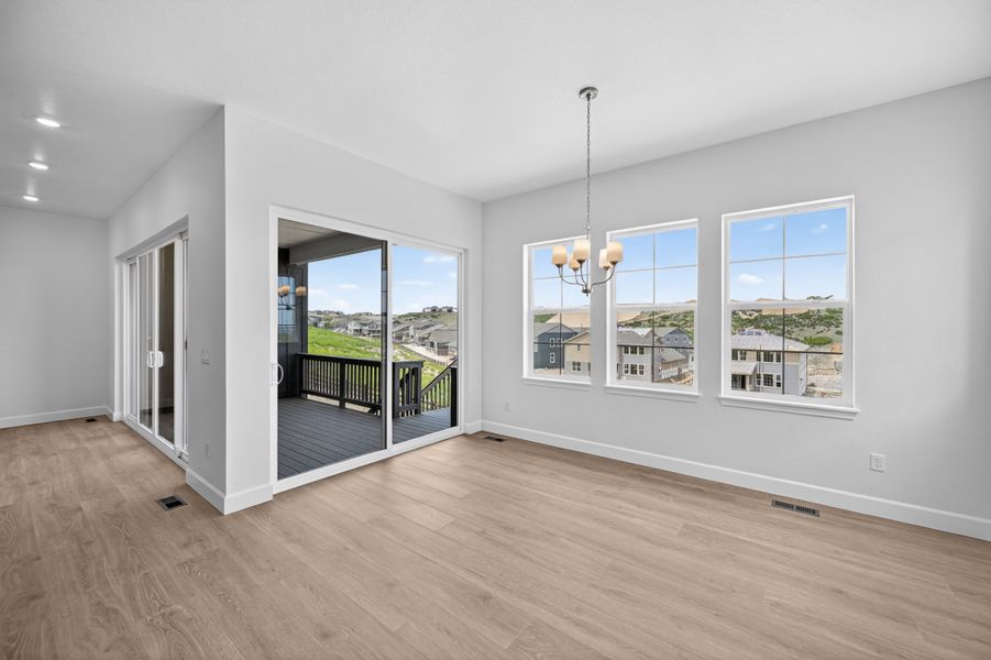 Spacious, unfurnished interior of a new home in Macanta, Castle Rock (Image 11). Spacious, unfurnished interior of a new home in Macanta, Castle Rock (Image 11).