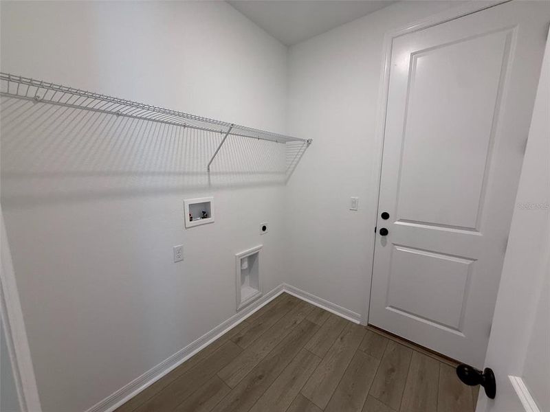 Spacious, unfurnished interior of a new home in , Mount Dora (Image 22).