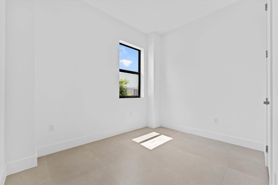 Spacious, unfurnished interior of a new home in , Weston (Image 75).