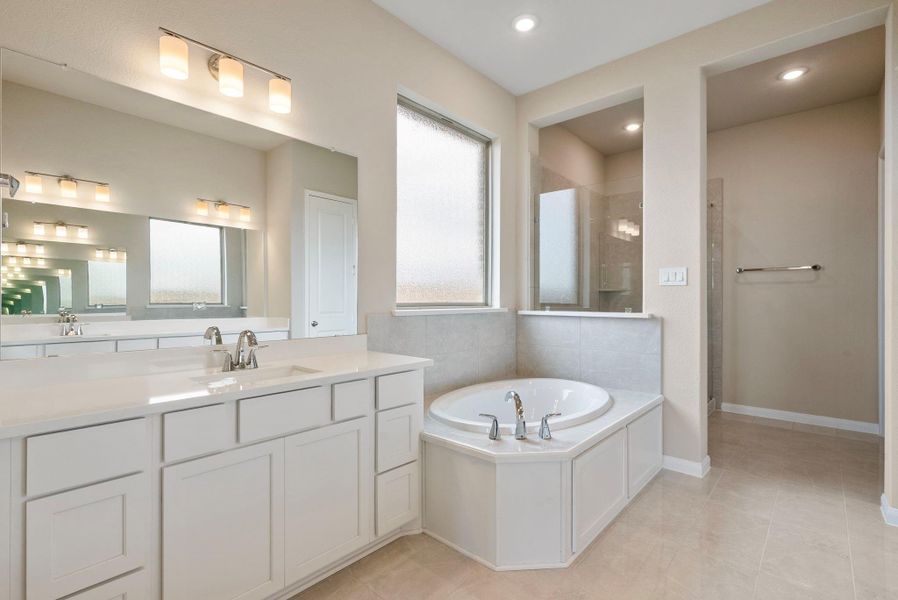 Furnished interior view inside a new home in Valencia, Manvel (Image 6).