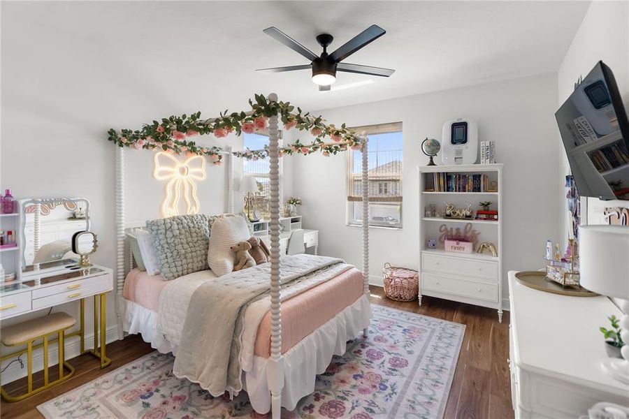 Furnished interior view inside a new home in , Bradenton (Image 14).