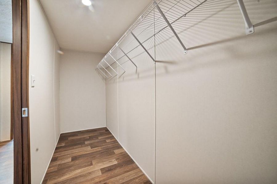 Spacious, unfurnished interior of a new home in , Bellevue (Image 18).