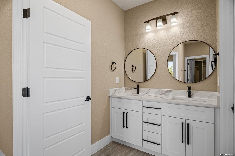 Furnished interior view inside a new home in , Atascosa (Image 14).