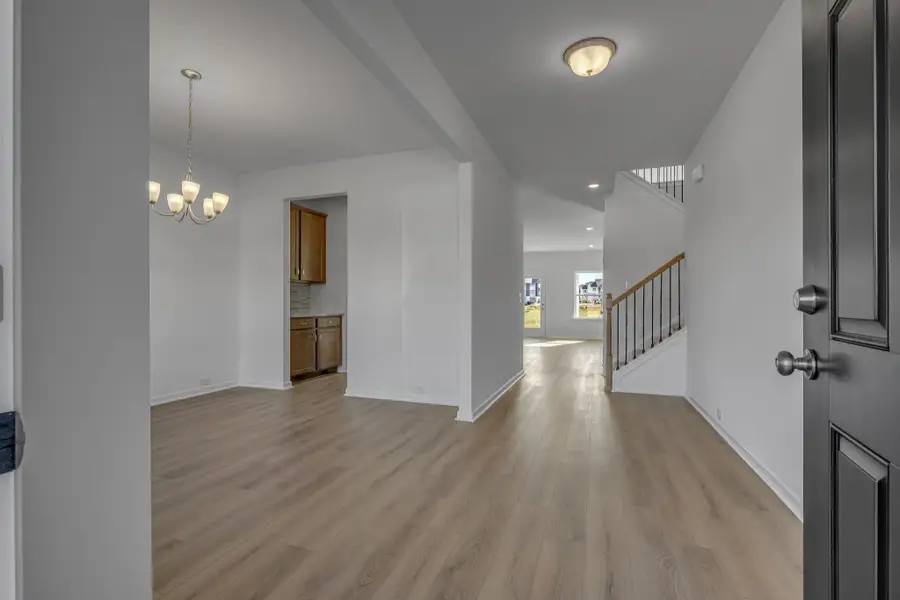 Spacious, unfurnished interior of a new home in Stratford Station, Lebanon (Image 12).