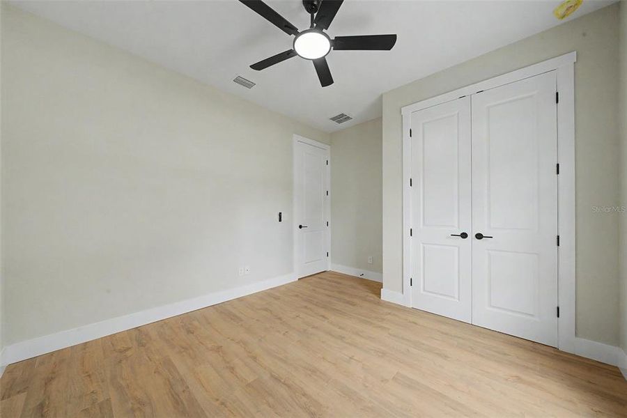 Spacious, unfurnished interior of a new home in , Sebring (Image 44).